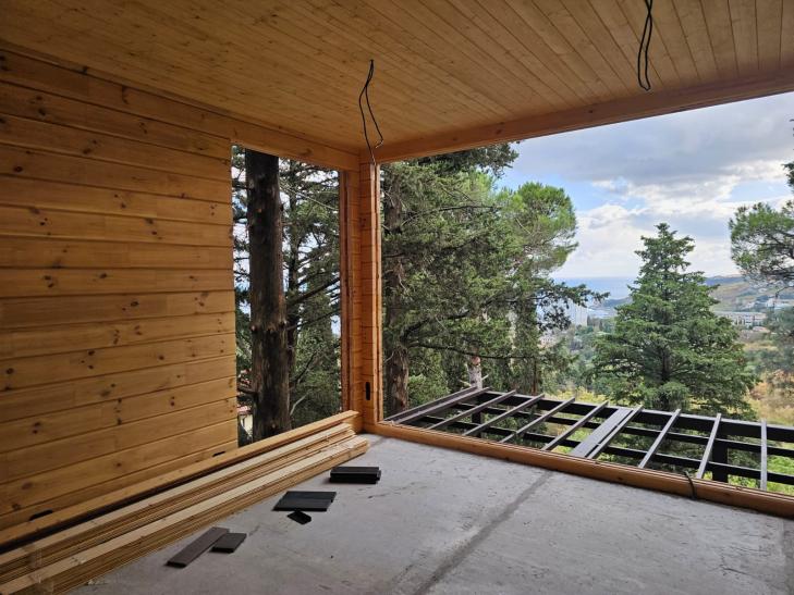 Баня из бруса на сложном рельефе