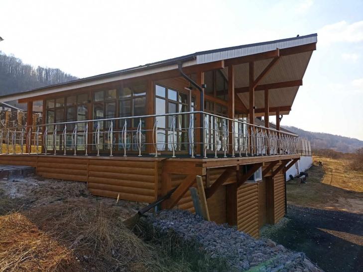 Беседка из клееного бруса на берегу Волги