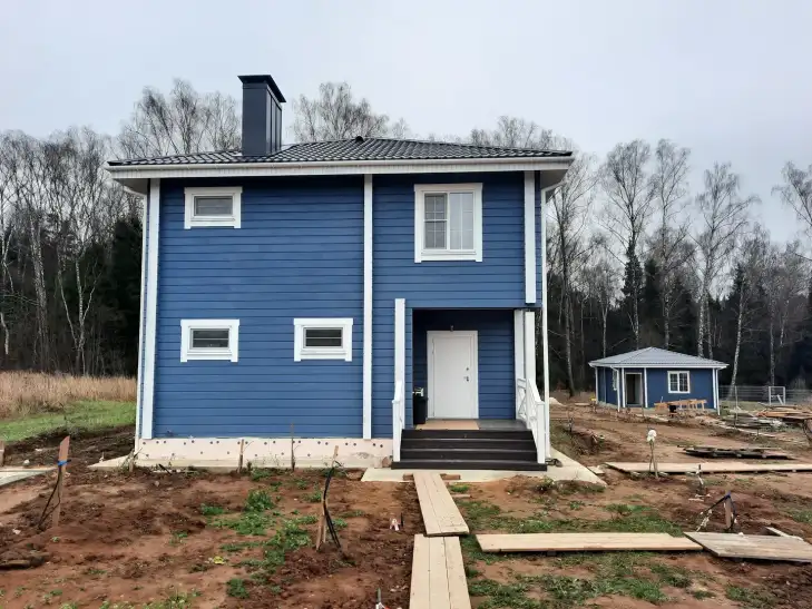 Дом из бруса с вальмовой крышей