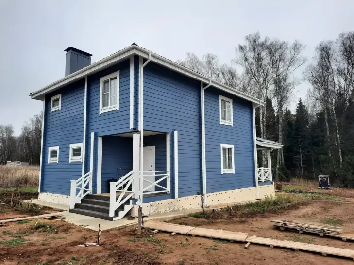 Дом из бруса с вальмовой крышей