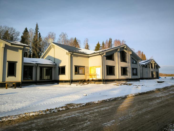 Гостиничный комплекс из бессучкового клееного бруса