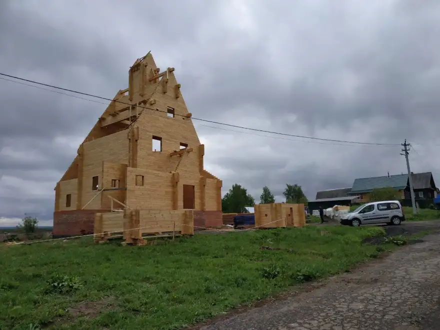 Церковь трех святых игуменов в с. Лапшанга