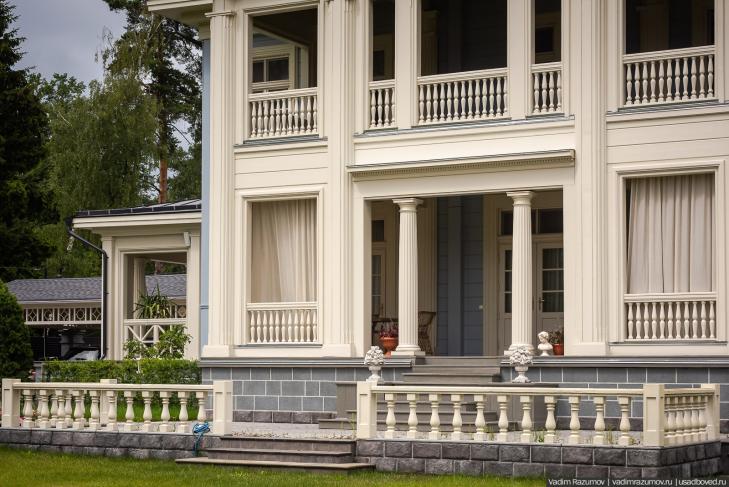 Загородный дом в стиле русской усадьбы