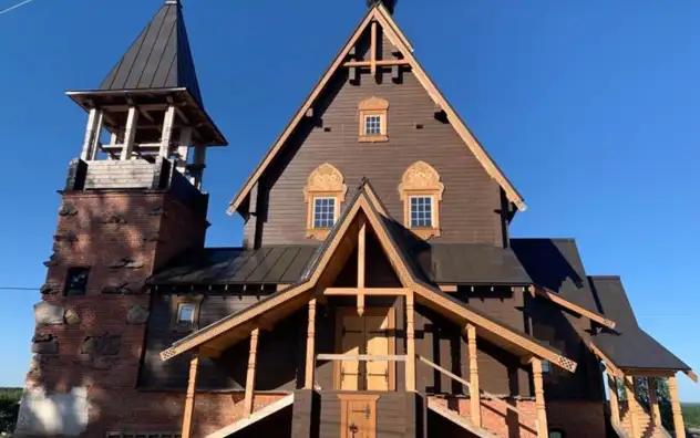 Церковь трех святых игуменов в с. Лапшанга